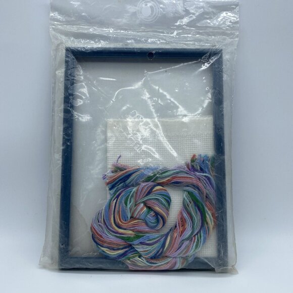 Golden Bee Counted Cross Stitch Kit Cat Floral Border 60345 Embroidery 7x5 NOS - Picture 6 of 9